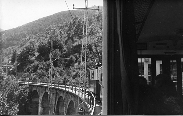 Baixant pel viaducte de Queralbs Juny del 1973.jpg
