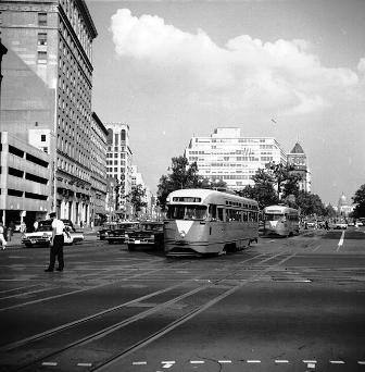 ehd04214th & Pennsylvania Avenue N.W.  with the U.S. Capitol in the background. Route 33 was a rush hour only service on Wisconsin Avenue..jpg