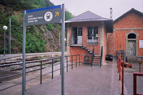 Ribes de Freser (RENFE). Esperant el tren per tornar