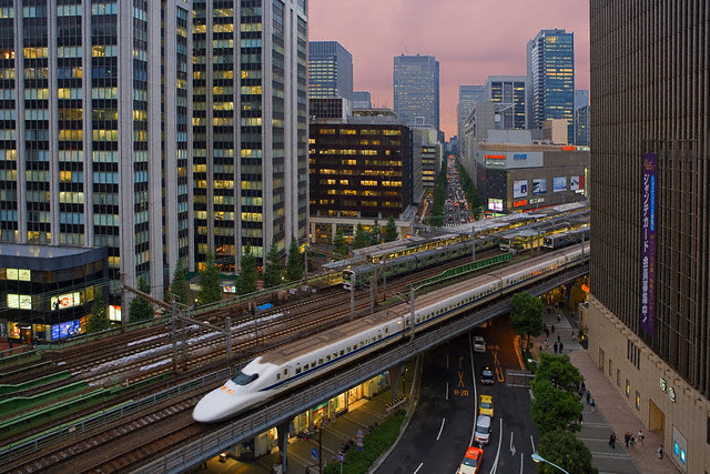 Bullet%20Train%20in%20Marunouchi%20District.jpg