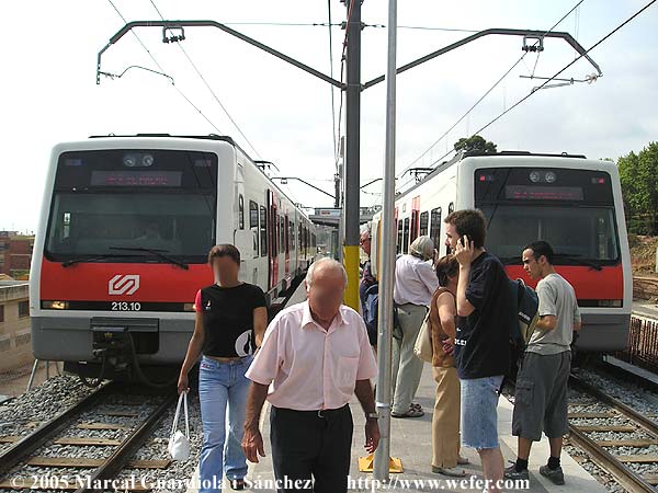 Arribada a l'estació de Pallejà, amb l'andana provisional