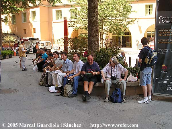 Fem un mos. Al final, entrepà... encara que alguns no els va convèncer la idea ;)