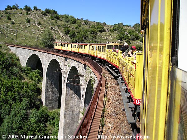 Magnífiques obres de fàbrica, i magnífic paisatge que podíem gaudir gràcies a la discreta velocitat del tren