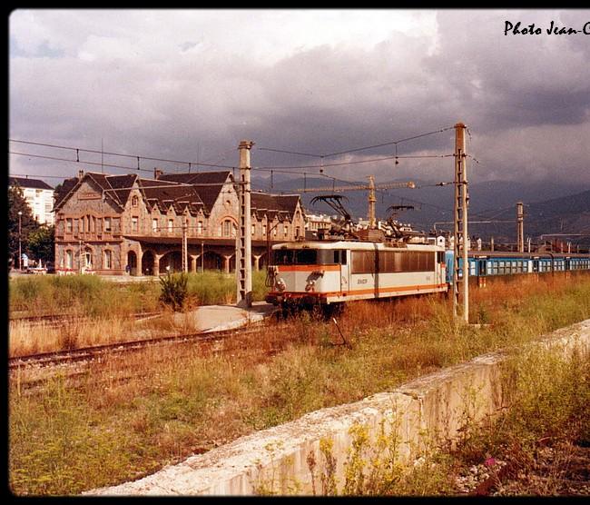 Tren SNCF a Puigcerda.jpg