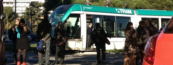 El-tranvia-de-Barcelona-descar_54356916962_51351706917_600_226.jpg