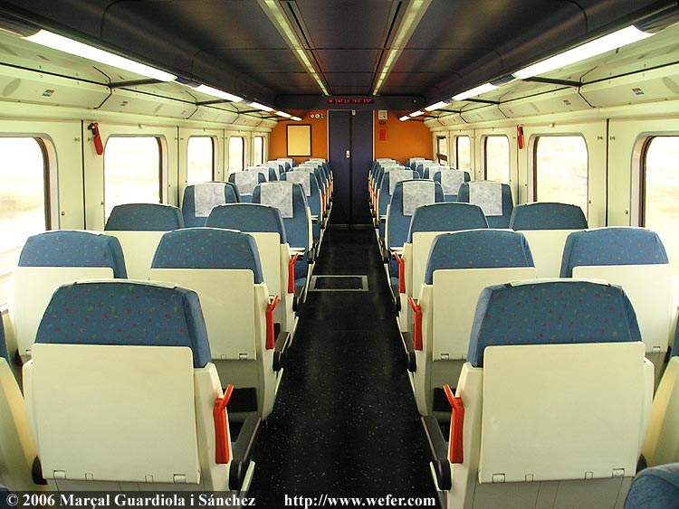 Interior del 594, també amb una ocpació espectacular. Com bé va dir un dels assistents i vam poder comprvar fent el recompte, en aquell tren hi viatjaven més catalans que aragonesos.